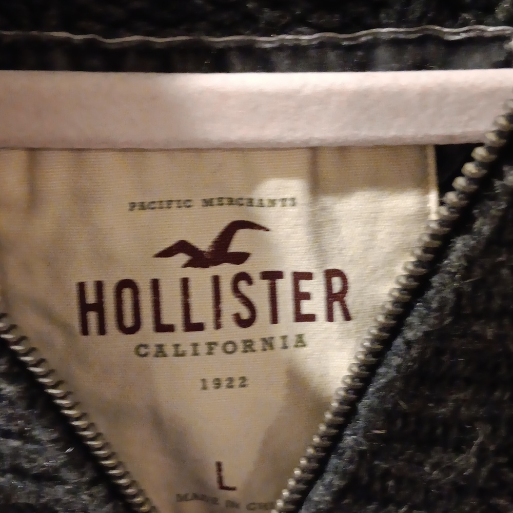 Hollister Charcoal Hooded Knit Vest - Picture 2 of 3